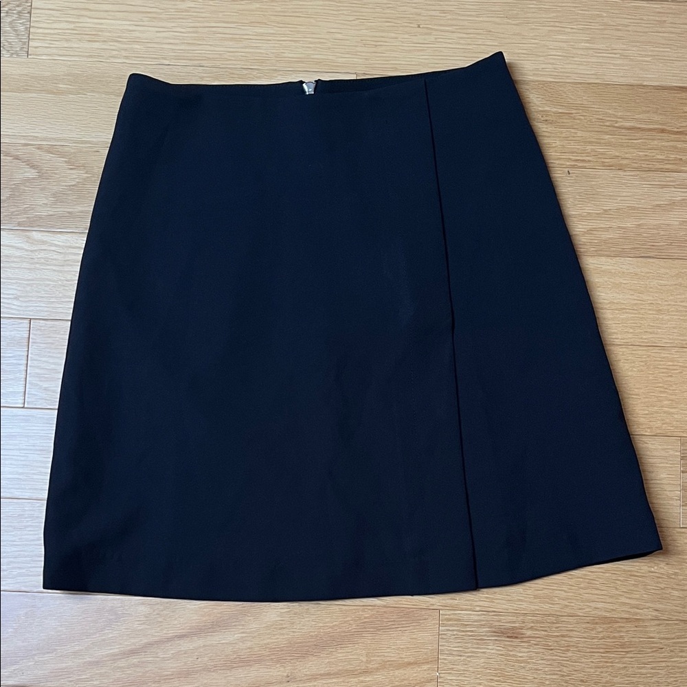 Chic Black Mini Skirt with metal zipper